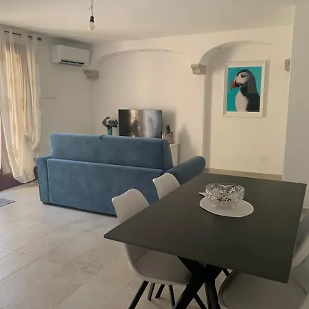 Smeralda Apartment *